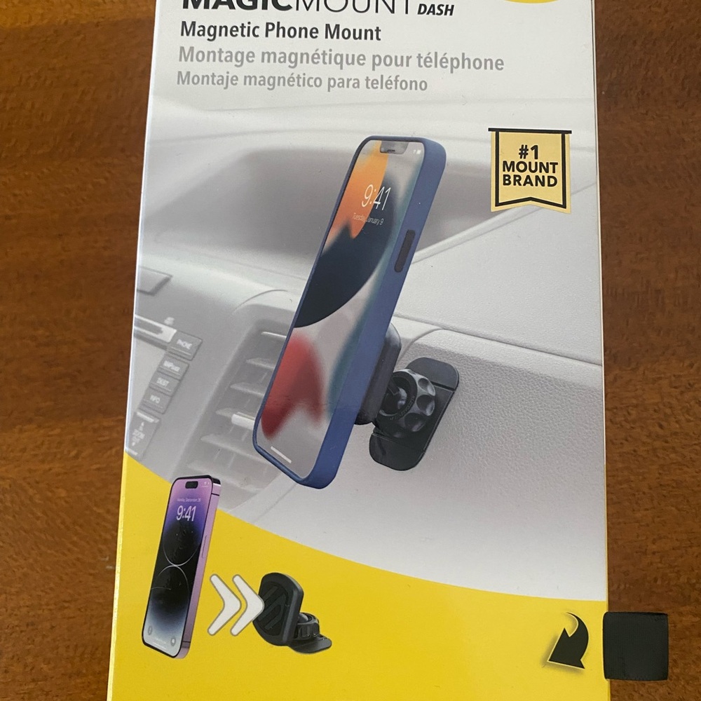 MagicMount Dash Magnetic Phone Mount - Black brand new in box